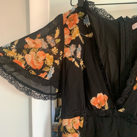 Floral Lace Brunch Dress - Picture 4 of 4